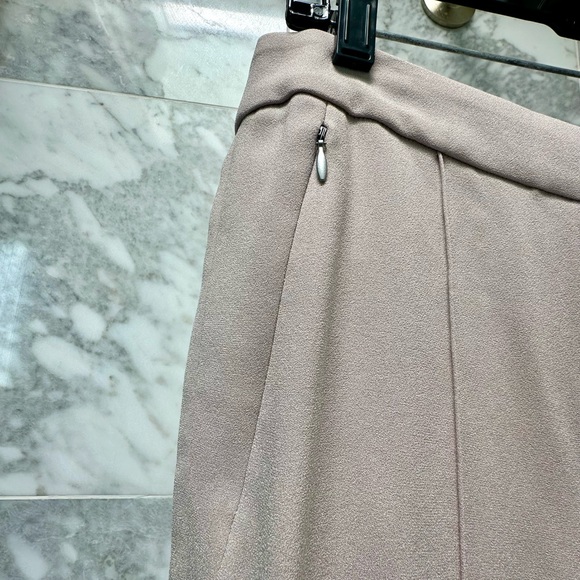 NWT ELIE TAHARI Pant size 8. Nice for work or dress up. - Picture 2 of 7